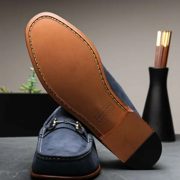 handsewn_shoe_co_nubuck_b_8-1.webp Outlet Handsewn Shoe Co. Nubuck Bit Loafers Navy