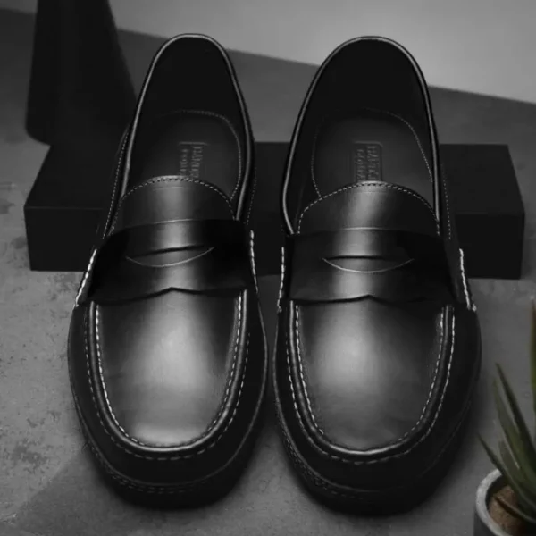 Fashion Handsewn Shoe Co. Penny Driver Black