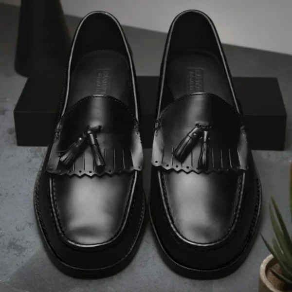 handsewn_shoe_co_tassel_k_12.webp Discount Handsewn Shoe Co. Tassel Kilt Loafer Black