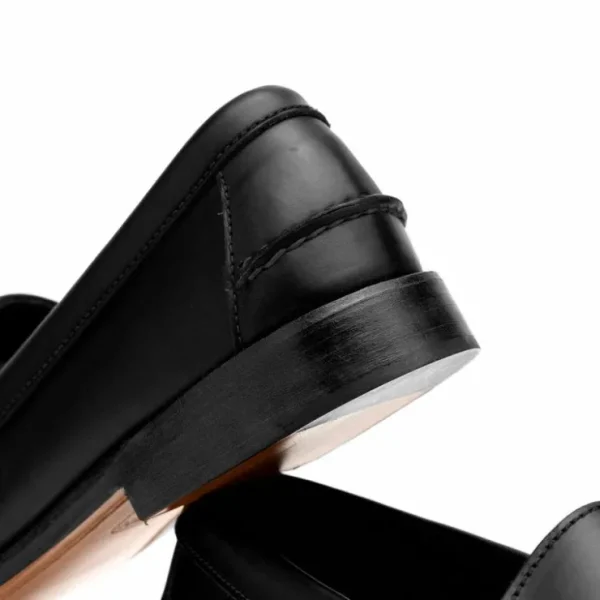 handsewn_shoe_co_tassel_k_3.webp Discount Handsewn Shoe Co. Tassel Kilt Loafer Black