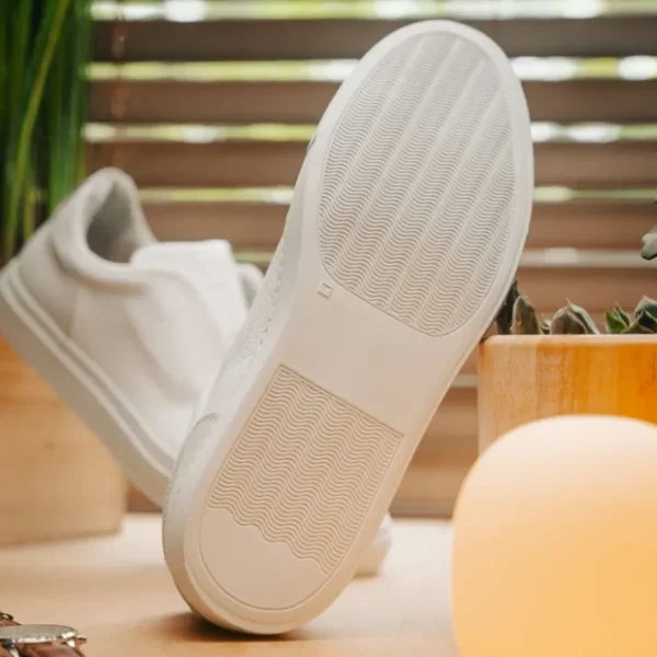zelli_spettacolare_pebble_8-1.webp Shop Zelli Spettacolare Pebble Grain Slip On Sneakers (65-225-WHT) White